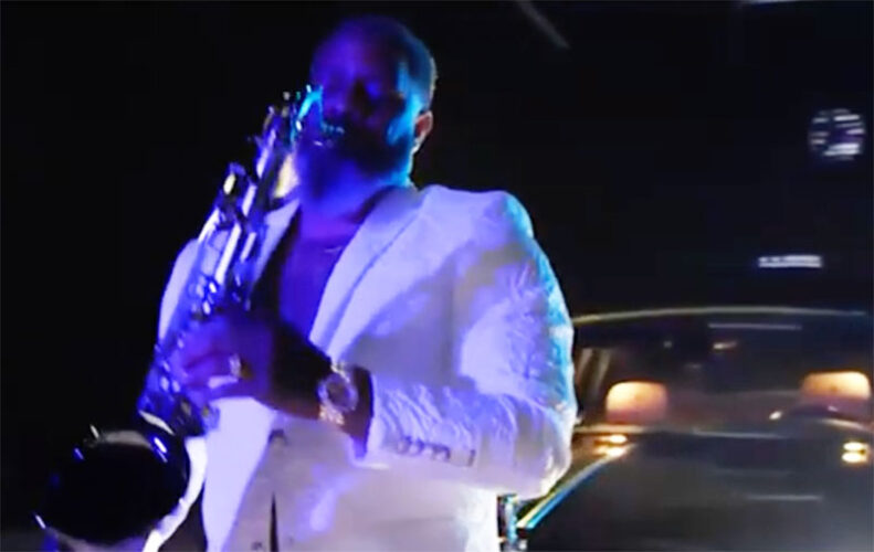 Gregory Fields jazz sax player.